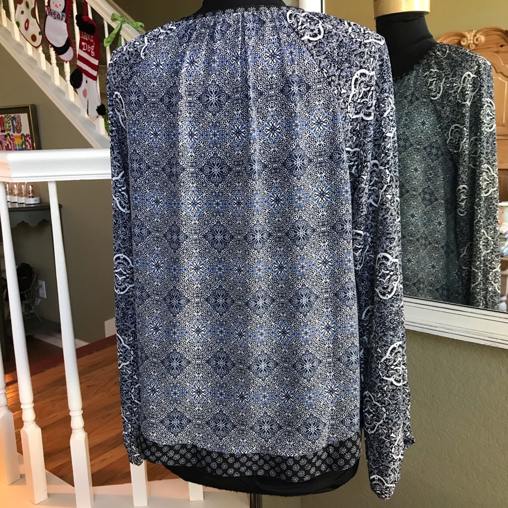 GAP Blouse - Picture 2 of 6
